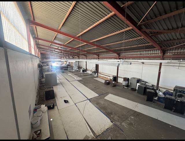 715M² WAREHOUSE TO LET IN WYNBERG